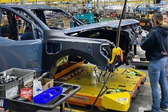 Ford cảnh báo một số chủ sở hữu F-150 Lightning về vấn đề pin EV